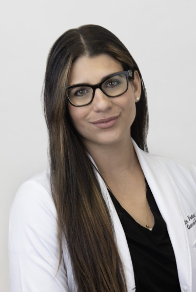 Claudia Fantucci Headshot